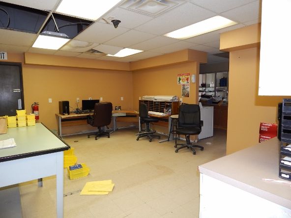 5734 US 64, Farmington, NM 87401
